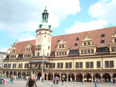 Blick Altes Rathaus mit Wolken