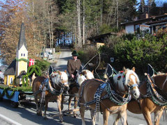 Direkt am Haus Kögl am See vorbei die Leonhardifahrt