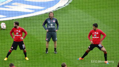 Aufwärmen vor dem Heimspiel der Eintracht gegen den FC Bayern am 08.11.2014