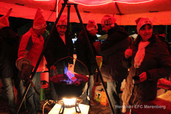 Fan-Club-Stand mit Zubereitung des traditionellen Zauertranks