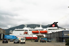 Hurtigrutenschiff "Kong Harald" in Stokmarknes