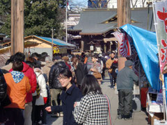 稲荷神社、混んでました