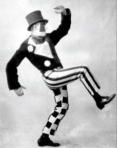Dancer Jean Börlin in Rolf d e Maré's ballet "Skating-Rin k", premiered at Théâtre de s Champs-Elyseées in 1922