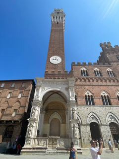 シエナマンジャの塔