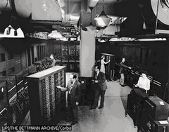 En 1960 apareció el circuito integrado (CI), construido por Jack Kilby