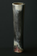 Vase-Unikat, von Hand poliert, Grubenbrand, H 44 cm