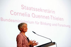 Dr. Quennet-Thielen referiert zu Frauen in der Forschung