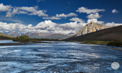 Bild: river in Dietrich Valley, Alaska, "dancing river"; www.2u-pictureworld.de