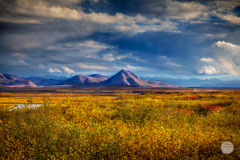 Bild: mountain in the Brooks Range, Arctic Wildlife Refuge, Alaska, "in the middle of nowhere"; www.2u-pictureworld.de