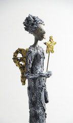Engel-Skulptur aus Pappmache - montiert auf geölten Sockel aus französischem Nussbaum - Größe ca. 46 cm  - Titel: Stern am Stiel -verkauft- 