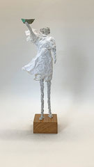 Filigrane Skulptur im Wind mit kupferpatiniertem Boot- montiert auf geölten Sockel aus massiver, geölter Eiche - Größe ca. 45 cm - ohne Titel - verkauft-