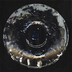 42 cm x 42 cm 