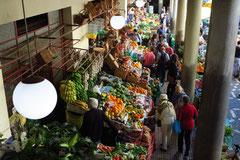 Funchal, Mercado dos Lavradores, Obst- und Blumenstände