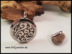 MO 8: Edelstahlmedaillon mit Ornament und Filzplatte gefüllt, Grösse 30mm. Preis : 52 Euro