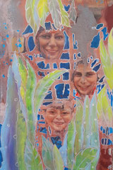 Theresa, Talin und George  110 cm x 70 cm (43,3 x 27.6 inches), Mixed Media