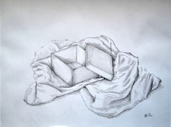 37 Kleine Schachtel auf Tuch - Bleistift, A3 (04.2012)