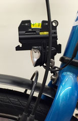 Fahrrad-Scheinwerfer für schnelle Fahrt und weite Ausleuchtung genau richtig eingestellt von PeterPM Fahrradwerkstatt in Cuxhaven