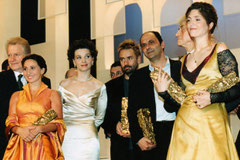 Juliette BINOCHE - Cérémonie des César - Paris 1998 © Anik COUBLE