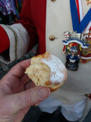 Vielen Dank der Fam. Schumacher für die schöne Tradition der leckeren Berliner!
