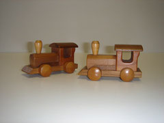 kleine Holzlokomotive ( Tischdekoration )