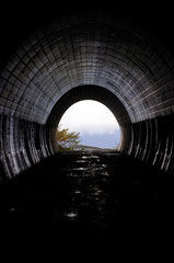 八重地トンネル