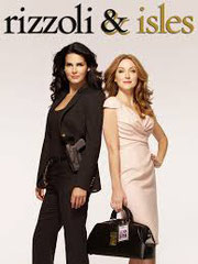 RIZZOLI & ISLES (saisons 4 à 7)<br>NBC - 2011-2016 - USA<br>Studio de doublage : Titra-TVS<br>Direction artistique : Catherine Brot<br>13 épisodes<br>Diffusion : FRANCE  2