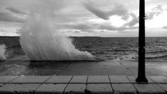 Die ganze Nacht tobte das Meer. Zweimal wurde Meeresalarm gegeben. 