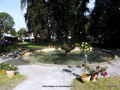 Springbrunnen im Schlosspark Langburkersdorf / Bergbau- Traditionsverein Hohwald e.V.   -  400 Jahre Schloss Langburkersdorf