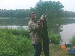 Sum złowiony 16.08.2012 Iwno-Deszczownia waga 21,5kg dług. 157cm