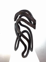 Flow XIII / 2020 / 29 x 29 x 57 cm / Eschenholz, geflammt