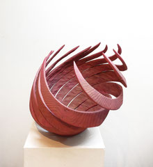 Losgelassen / 2017 / 55 x 45 x 48 cm / Eschenholz, geflammt, Ölfarbe (sold)