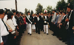 Oberst Willy Haveresch mit Ehrenoberst Josef Thesing und Adjudant Günther Twyhues