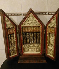 Triptyque ancien, sculpté, rare et originale pour embellir vos espaces de vie. En vente sur Zappandoo.jimdo.com, pour collectionneurs et fans de l'art sacra.