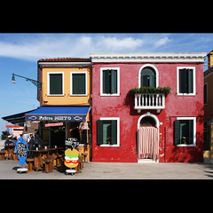 FRITTO MISTO (Colorful painted buildings and lots of shops on the island of Burano near Venice, Italy)