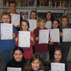obere Reihe:Hannes Noritzsch, Laura Xourgias, Katherina Scholz, mittlere Reihe:Konrad Gerlach, Max Grimm, Eric Hotho, Rieke Rienäcker, Elin Rößeling, vorne:Kristina Gärtner, Marie Thiele, Anna Rebelein
