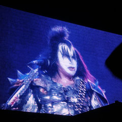 The Demon - Gene Simmons gibt alles.