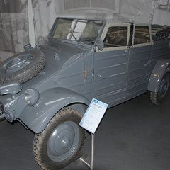Kübelwagen von 1944. 4 Zylinder Boxer mit 1,1l Hubraum und 25PS.