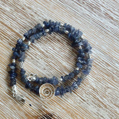 Edelstein-Collier Wassersaphir Iolith