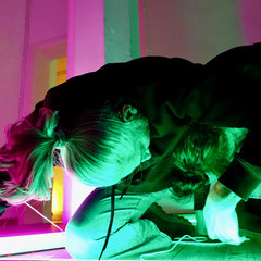 "Changing Perspectives" Art Performance; Performerinnen: Claudia Parra Weitzmann/Daniela Graça Schankula, Licht + Fotos: Celia Mendoza©2025 
