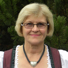 Archivarin Margit Seiwald