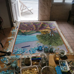  la mosaique en cours de réalisation   à l atelier Mozaiktoone , Gouvieux village troglodityque 