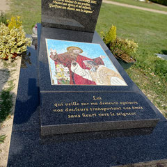 mosaique religieuse réalisée par Mozaiktoone , atelier au village troglodytique à Gouvieux 