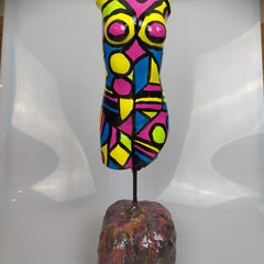 3002 Mini torso op voet, 45 cm hoog, 12 cm breed  € 39