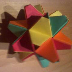Regular Icosahedron 30-units/Autor:Tomoko Fuse/Faltarbeit:Origami-Micha