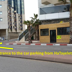 accès de l'immeuble par le Parking