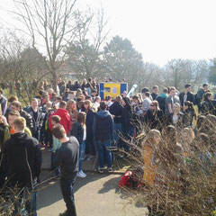 Großes Interesse der Schüler am Beobachtungsstand der Astro-AG der KSF.