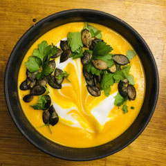 vegan Kürbissuppe. Joshi maria vegan