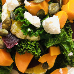 Veganer Wintersalat mit Grünkohl und Orange