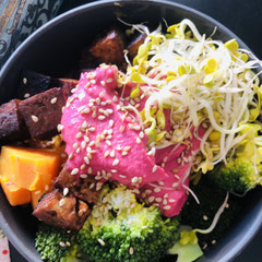 Pink Hummus Bowl vegan