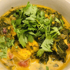 Indisches Spinatcurry vegan Koriander